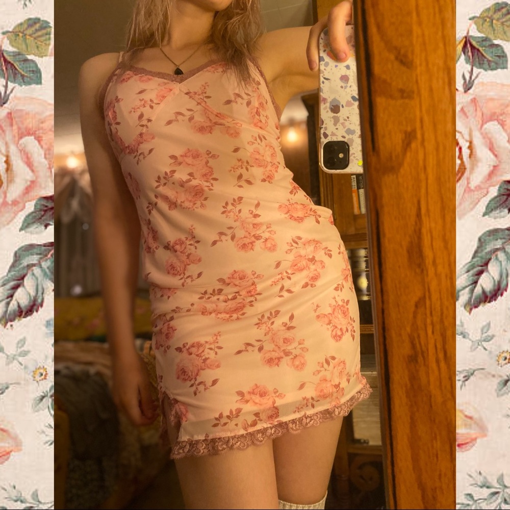 Lovely Pink Floral Short Dress
